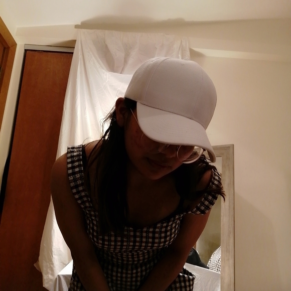 White Hat - Picture 3 of 7